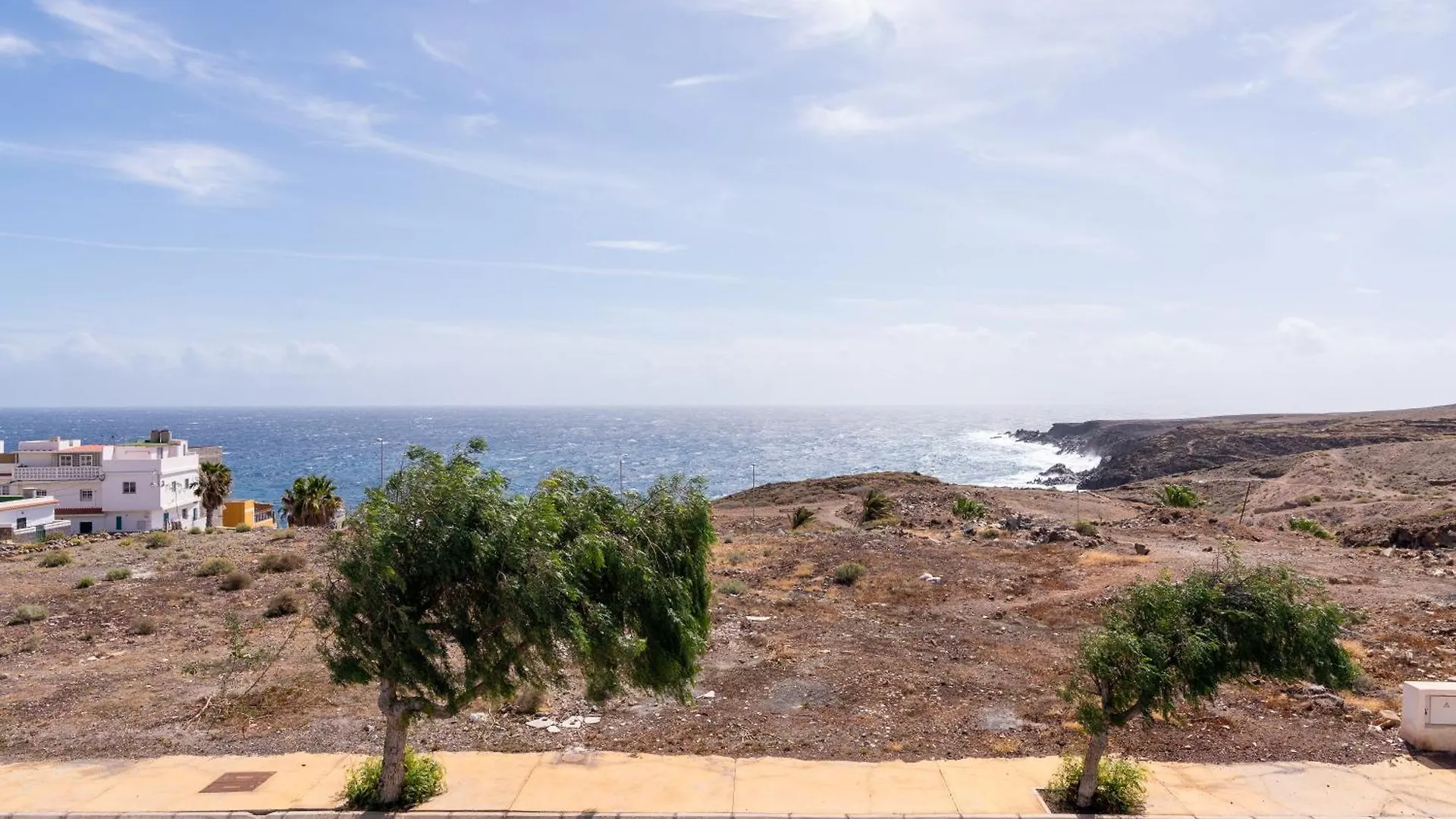 House Near The Beach W Sea View, Jaca contacts
